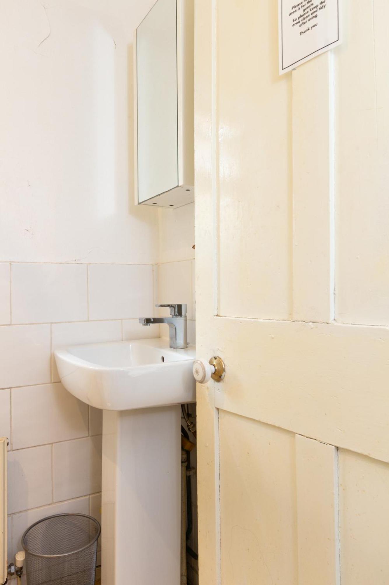 Comfy Private Room Near Mcr Centre Манчестър Екстериор снимка