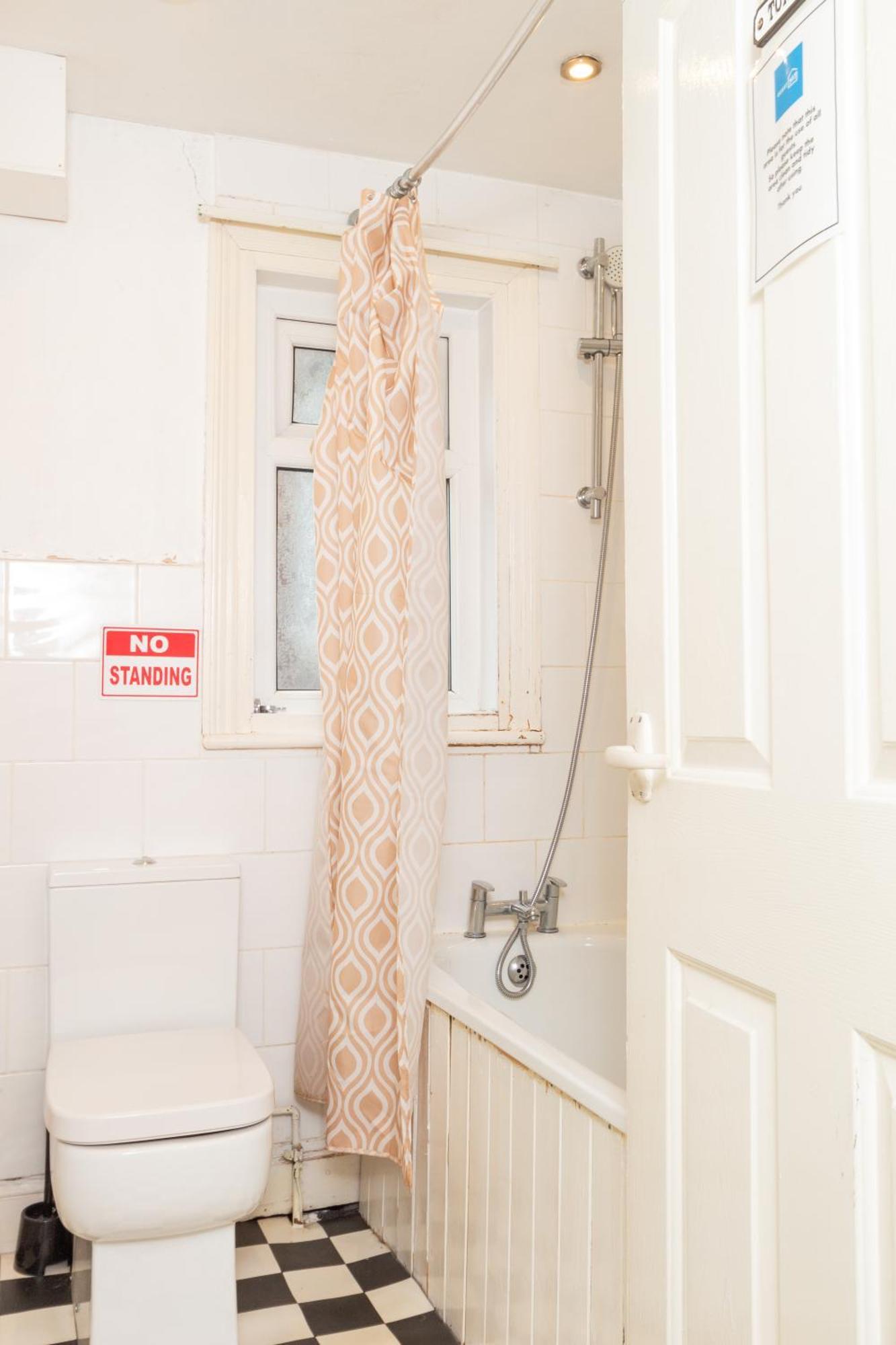 Comfy Private Room Near Mcr Centre Манчестър Екстериор снимка